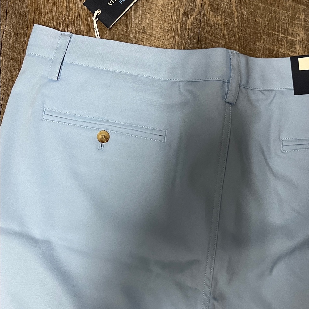Vineyard Vines Men's Performance Shorts - Picture 8 of 8
